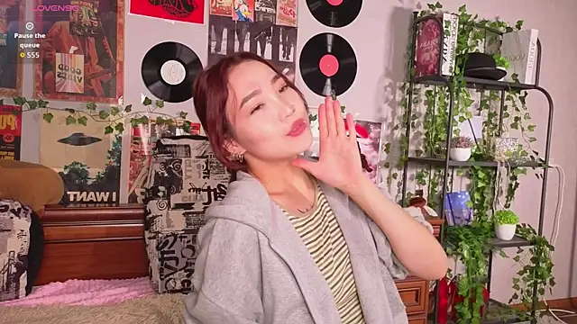 OdetteBiddy online show from 11-12-25, 08:30