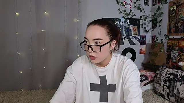 OdetteBiddy online show from 11-23-25, 08:08