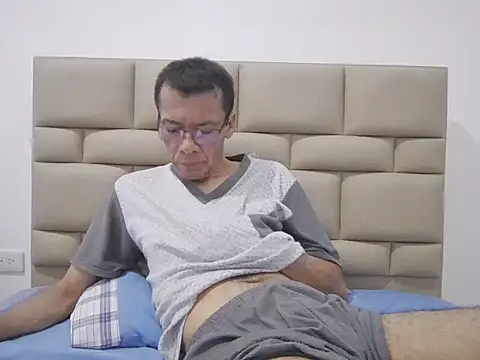 skinnylatino51 online show from 11-12-25, 11:58