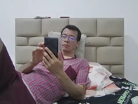 skinnylatino51 online show from 12-14-25, 02:50