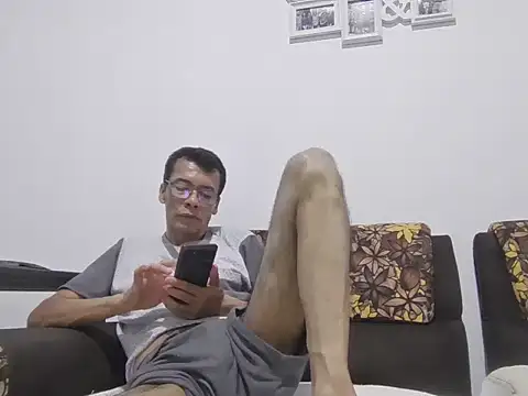skinnylatino51 online show from 07-17-26, 01:12