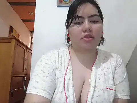 RubyRouge23 online show from 07-30-26, 04:50