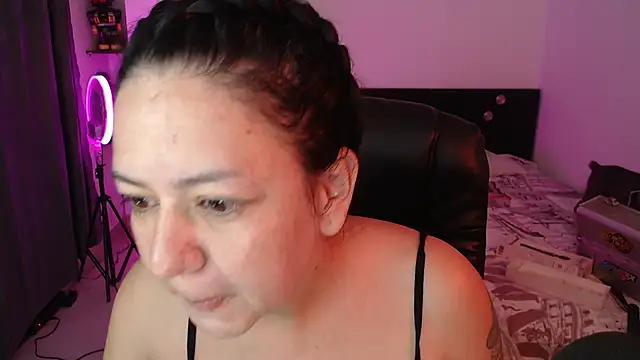 Abbyjoness21 online show from 10-23-25, 09:41