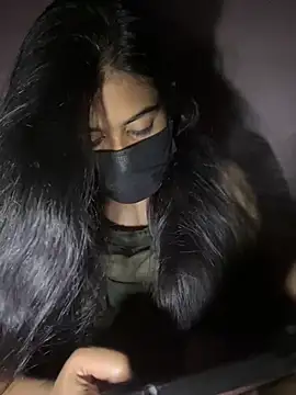 umairahaasan 1 online show from 03-17-26, 05:05