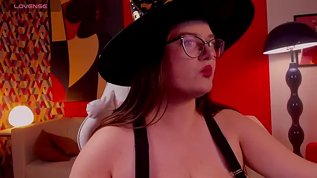 HelenDanvers online show from 10-23-25, 09:41