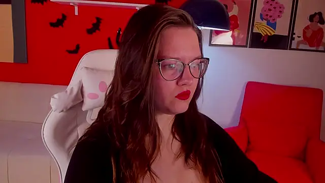 HelenDanvers online show from 10-26-25, 09:59