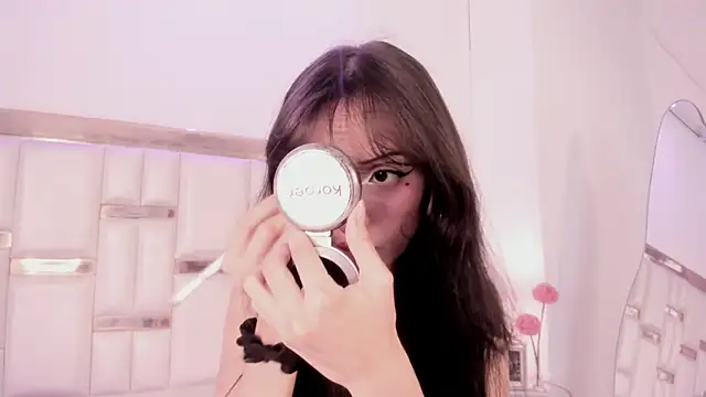 Snapshot of MaddieStark chatting on 11-20-25, 04:40 MaddieStark online show from 11-20-25, 04:40