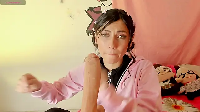 Alanaloiiss  online show from 11-08-25, 04:12