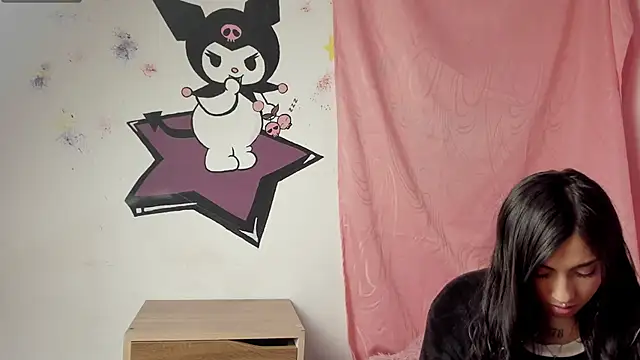 Alanaloiiss  online show from 12-16-25, 04:39