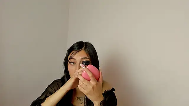 Alanaloiiss  online show from 02-12-26, 04:18