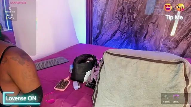 MiiaaCollinss online show from 11-11-25, 02:28