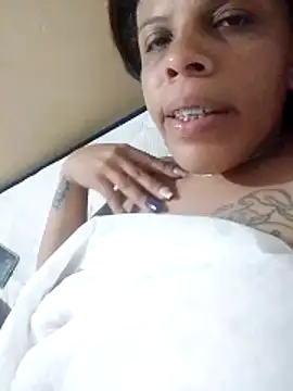 Snapshot of Esperanza_13 chatting on 05-29-26, 11:36 Esperanza 13 online show from 05-29-26, 11:36