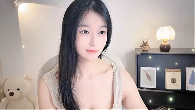 Snapshot of Onechestnut chatting on 11-08-25, 01:44 Onechestnut online show from 11-08-25, 01:44