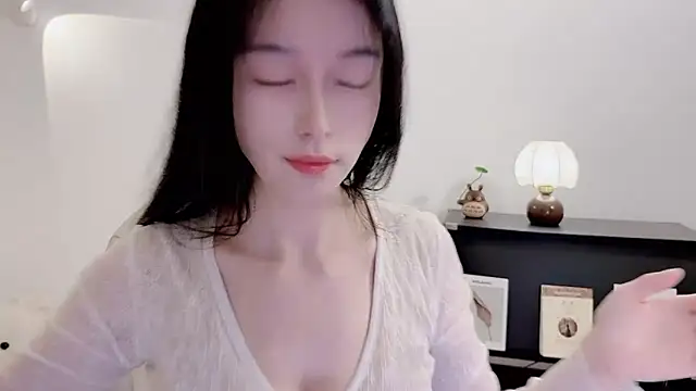 Snapshot of Onechestnut chatting on 11-21-25, 06:23 Onechestnut online show from 11-21-25, 06:23