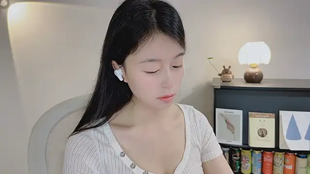 Snapshot of Onechestnut chatting on 04-10-26, 05:01 Onechestnut online show from 04-10-26, 05:01
