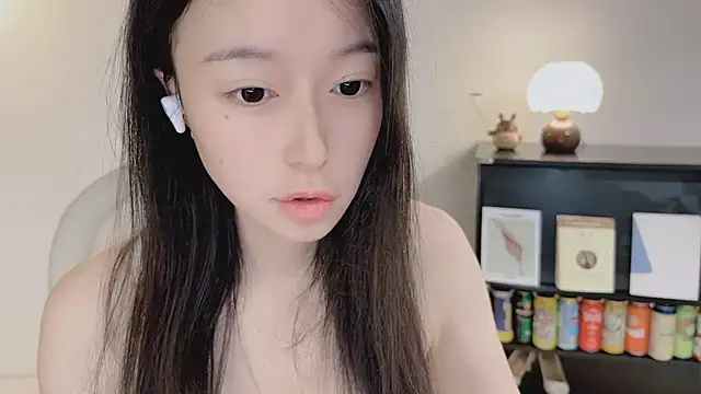 Snapshot of Onechestnut chatting on 04-17-26, 06:16 Onechestnut online show from 04-17-26, 06:16