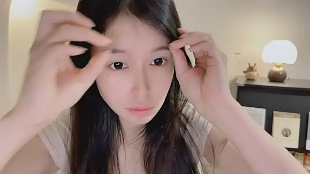 Snapshot of Onechestnut chatting on 04-18-26, 06:06 Onechestnut online show from 04-18-26, 06:06