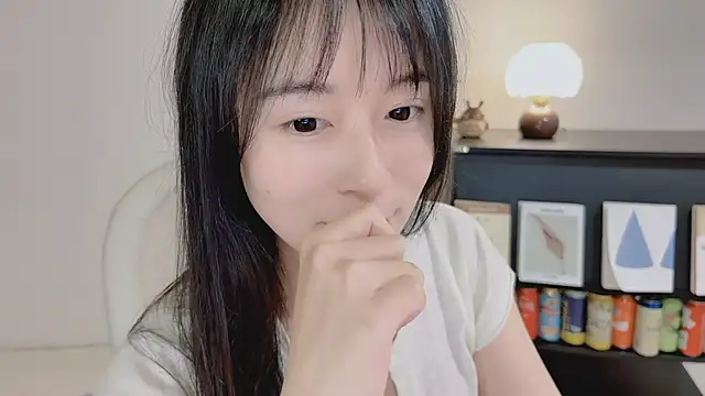 Snapshot of Onechestnut chatting on 05-11-26, 04:04 Onechestnut online show from 05-11-26, 04:04