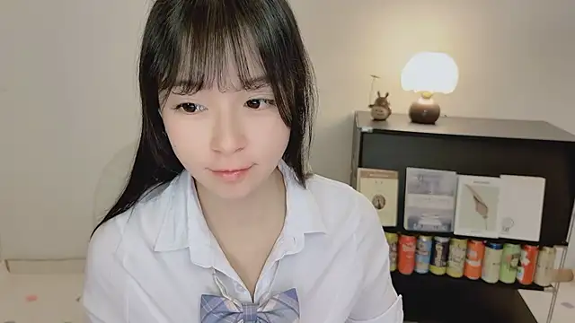 Snapshot of Onechestnut chatting on 06-02-26, 09:00 Onechestnut online show from 06-02-26, 09:00