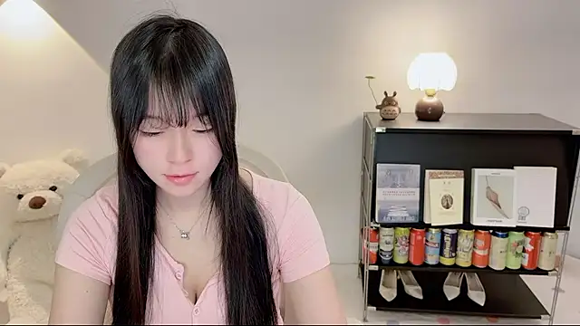 Snapshot of Onechestnut chatting on 06-26-26, 04:06 Onechestnut online show from 06-26-26, 04:06