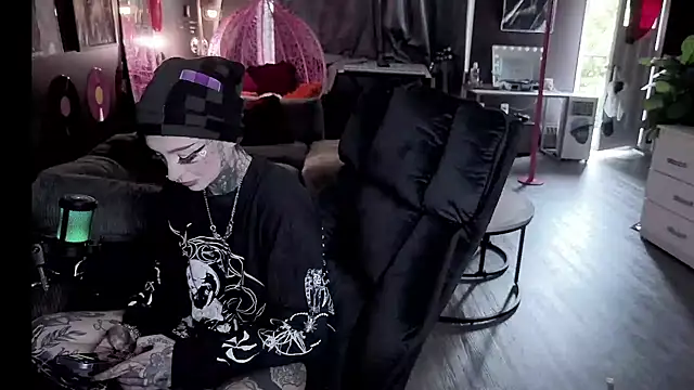 bambitatted online show from 07-26-26, 11:00