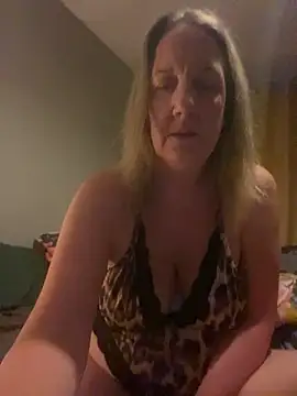 X-Victoria-X online show from 11-03-25, 05:20