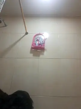 ValentinaBreats online show from 10-10-25, 01:04