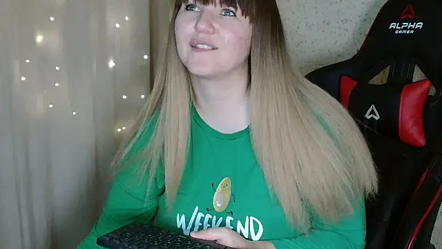 Miaxfox online show from 11-25-25, 02:17