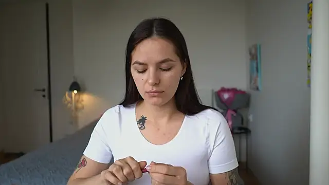 EwelynScott online show from 11-12-25, 08:04