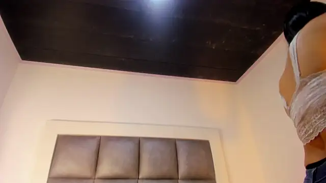 Mia lopez   online show from 09-23-25, 01:03