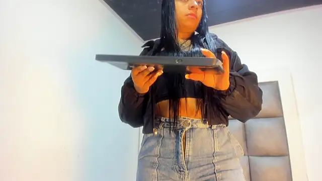 Mia lopez   online show from 10-10-25, 01:21