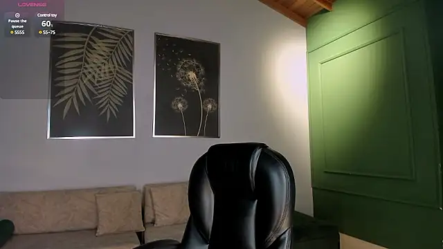 Snapshot of MeganScott chatting on 12-05-24, 08:22 MeganScott online show from 12-05-24, 08:22