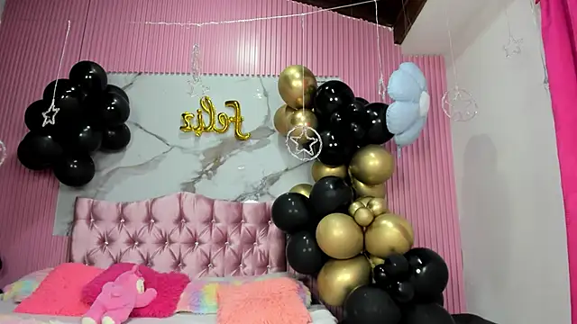 Snapshot of Mindy_19 chatting on 04-23-26, 12:40 Mindy 19 online show from 04-23-26, 12:40