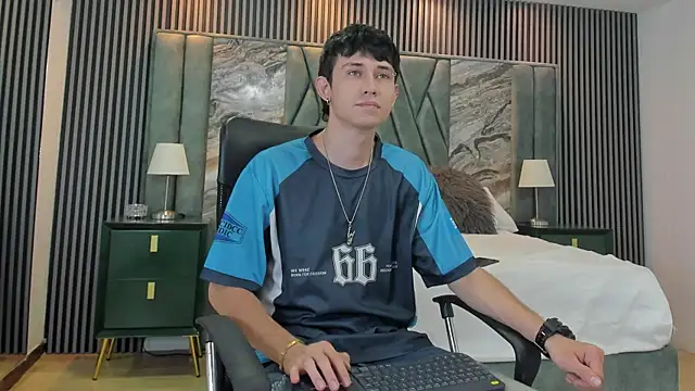 Michael blue online show from 09-23-25, 07:50