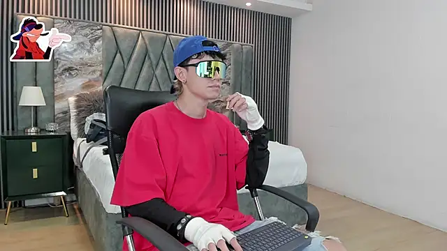 Michael blue online show from 10-31-25, 09:27