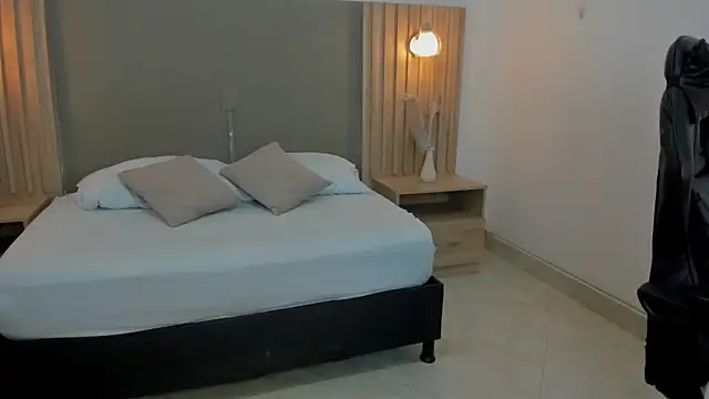 carlina 15 online show from 12-19-25, 12:12