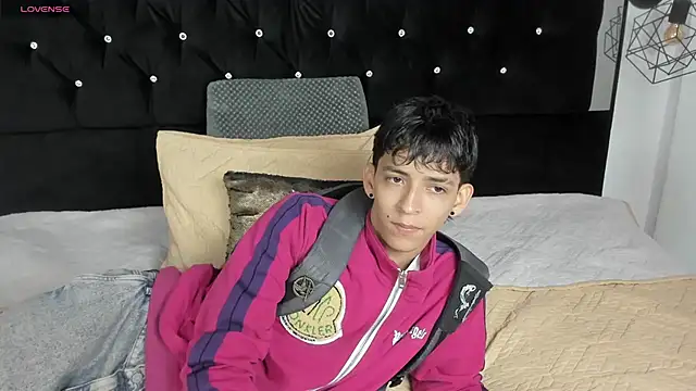 Snapshot of Sebas_cat chatting on 05-04-26, 01:12 Sebas cat online show from 05-04-26, 01:12