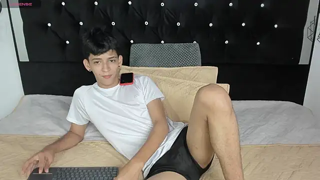 Snapshot of Sebas_cat chatting on 05-09-26, 01:55 Sebas cat online show from 05-09-26, 01:55