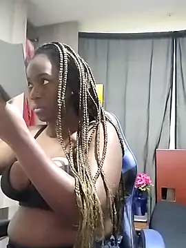Snapshot of MONIQUE-LAMOUR chatting on 05-02-26, 10:04 MONIQUE-LAMOUR online show from 05-02-26, 10:04