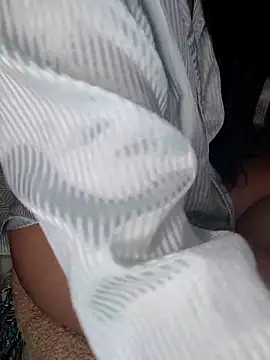 HotLaurha online show from 12-16-25, 04:50