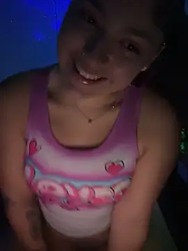 Snapshot of babykalirose chatting on 09-19-25, 01:18 babykalirose online show from 09-19-25, 01:18