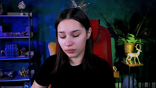 KimClarks  online show from 11-18-25, 08:41