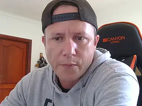 TroyDieselXXX online show from 12-18-25, 08:42