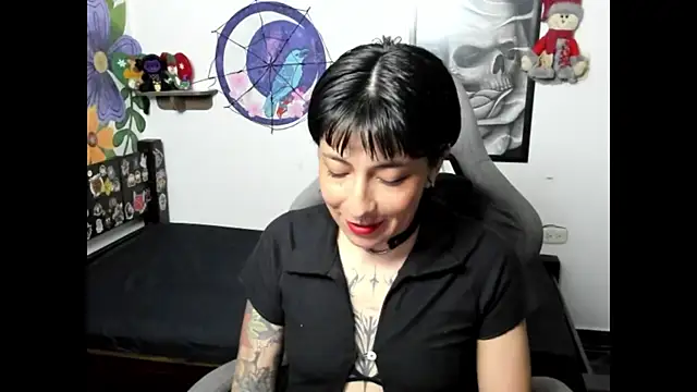 Luna0ciaran online show from 12-20-25, 06:20