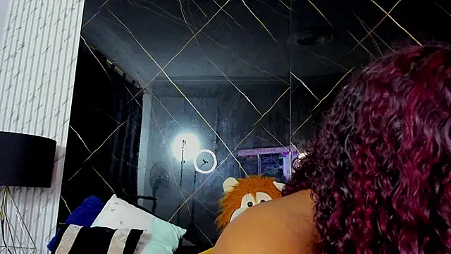 Alaia Gutierrez online show from 01-11-26, 10:37