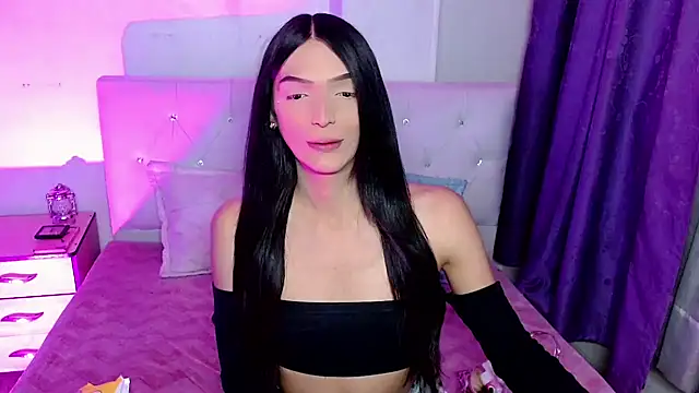 Snapshot of x_isabella_x chatting on 04-22-26, 05:21 x isabella x online show from 04-22-26, 05:21