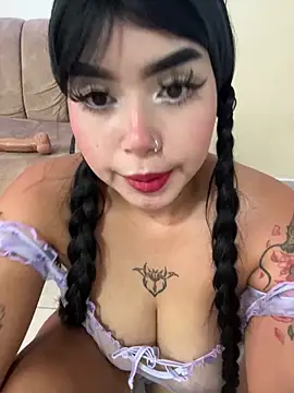 Snapshot of lucialauper_ chatting on 06-21-26, 10:56 lucialauper online show from 06-21-26, 10:56