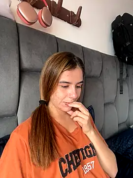 AllieYourGirl online show from 11-15-25, 04:47