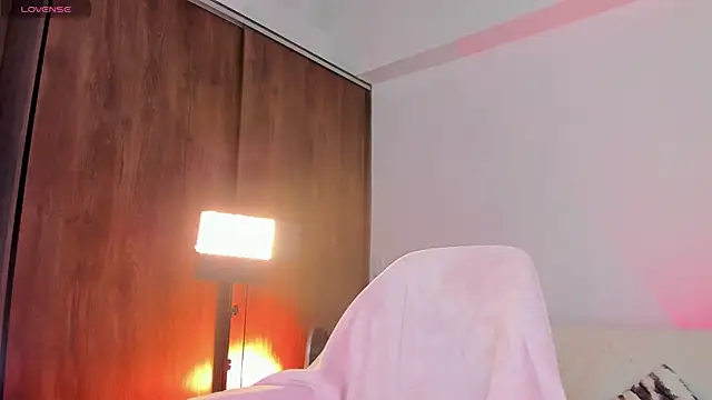 Samantha Magic online show from 10-03-25, 01:35