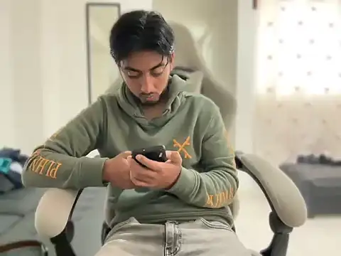 millan 32 online show from 10-14-25, 04:19